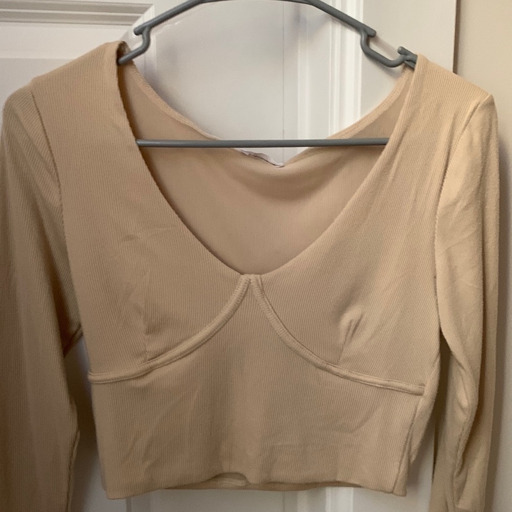cute cream colored king sleeve crop top